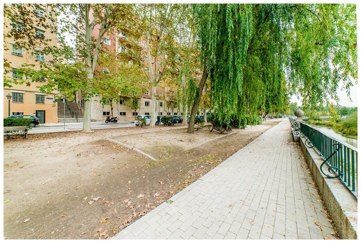 Apartamentos Madrid Rio Екстериор снимка