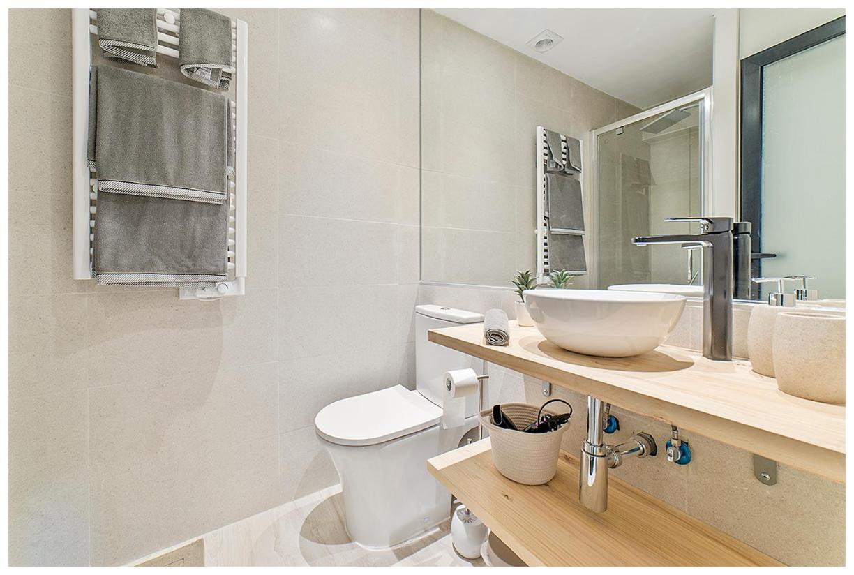 Apartamentos Madrid Rio Екстериор снимка